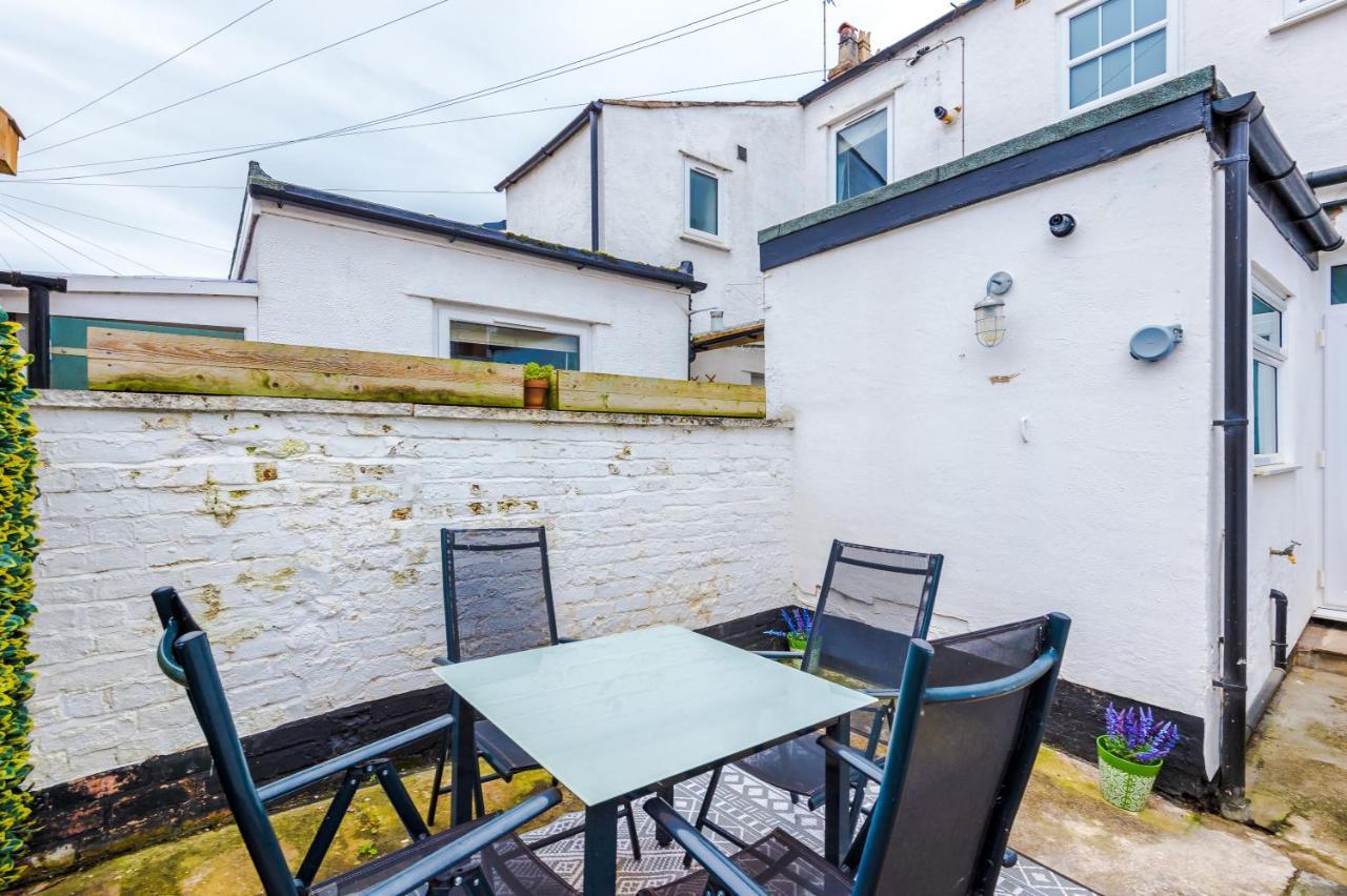 New! Gorgeous 2-Bed Home In Chester City Centre By 53 Degrees Property - Incredible Location, Ideal For Small Groups - Sleeps 6! Экстерьер фото